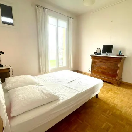 Bright Duplex - 360-degree View Of *