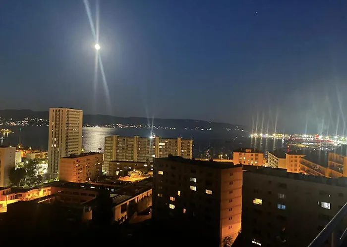 Bright Duplex - 360-degree View Of